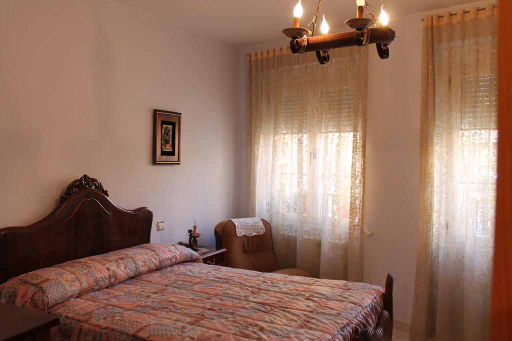 Вілла Casa De La Virginia Valdealgorfa Номер фото